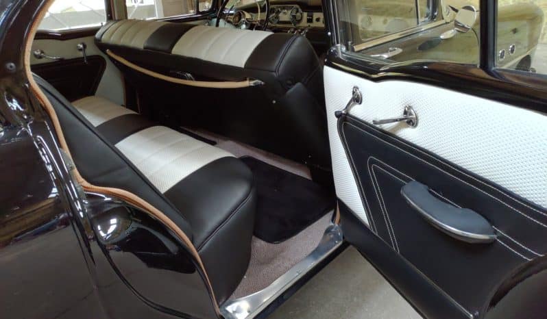 BUICK Special Série 40 Delux Tourback Sedan de 1954 complet